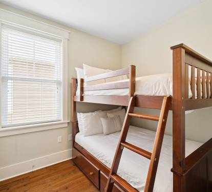 2nd Floor Bunk Room - Full Over Full Bunk