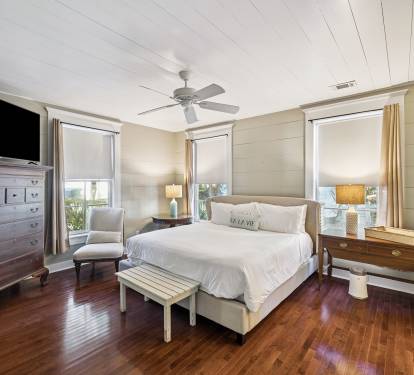 1st Floor - King Guest Suite