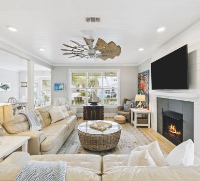 Ample Seating for Gathering & Entertaining
