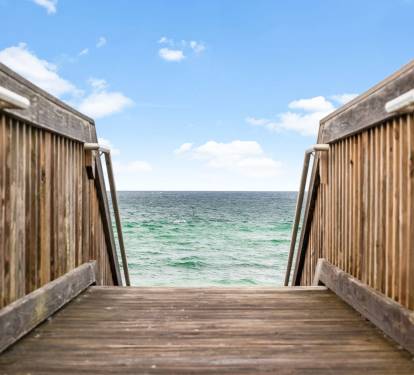 Enjoy Seamless Beach Access - Just Steps Away!