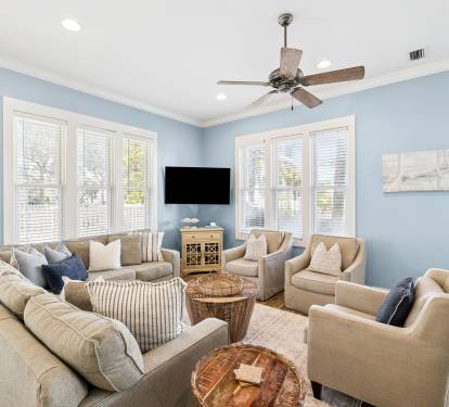 Well Appointed Living Area with Ample Seating