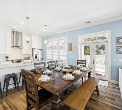 Dining Area with Seating for 8 - Perfect for Gourmet Dinners