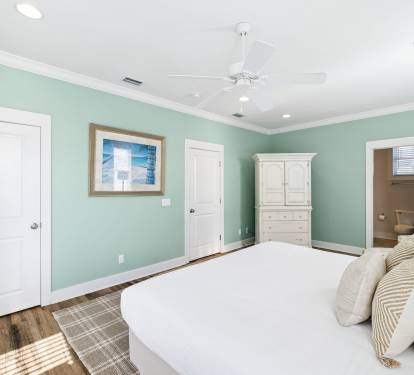 Primary King Suite - Balcony Access + Flat-Screen TV