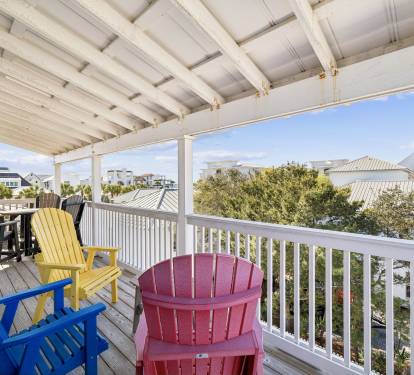 Enjoy Seating for 3 + Al Fresco Dining for 4 on the 3rd Floor Balcony!