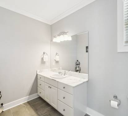 King Guest En-Suite - Single Vanity
