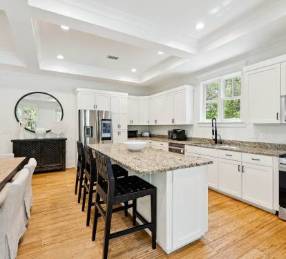 Spacious & Fully Equipped Chef's Kitchen