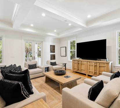 Open & Inviting Living Area
