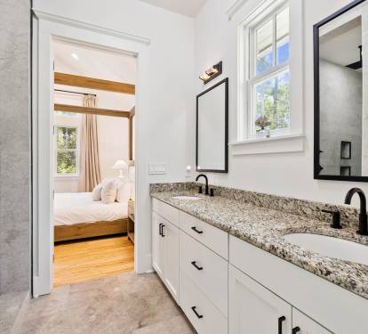 Primary King En-Suite - Dual Vanities