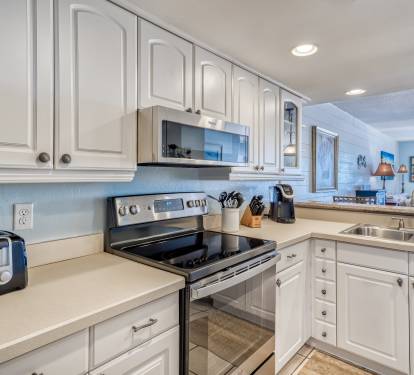 Fully Equipped Chef's Kitchen!