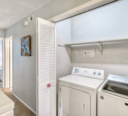 3rd Floor - Hall Laundry