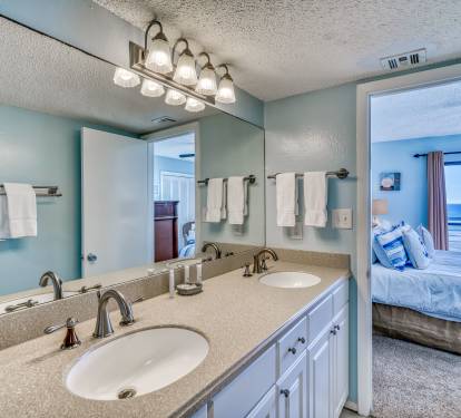 3rd Floor - Primary King En-Suite