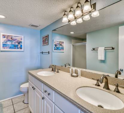 Primary King En-Suite - Dual Vanities & Walk-In Shower