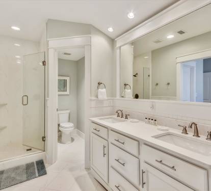 Well-appointed primary en-suite