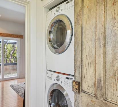 Stacked Washer/Dryer on 2nd Floor