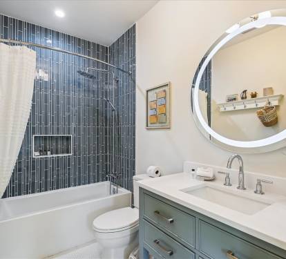 2nd Floor - Guest En Suite
