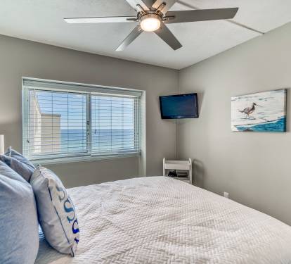 Guest Bedroom - Complete with Gulf Views