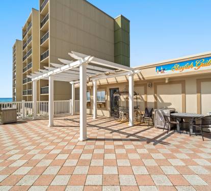 Pool Side Bar and Grill!