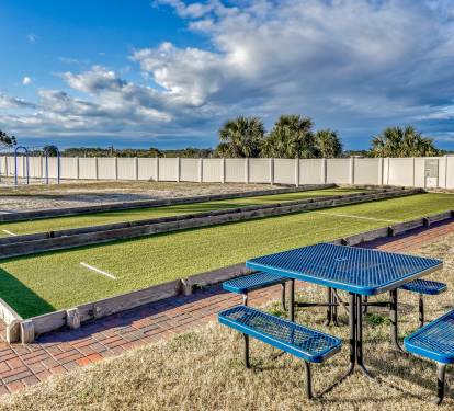 Practice your Putt on the Putting Green