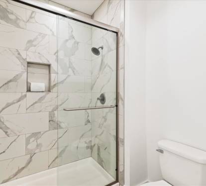 King Guest En-Suite - Walk-In Shower