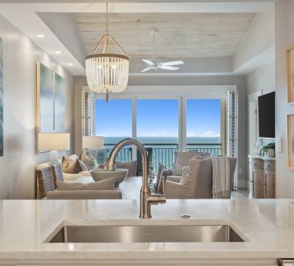 Stunning Views Throughout