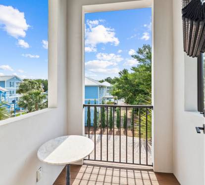 2nd Floor - Guest Suite - King with Balcony Access
