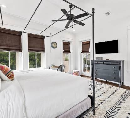 2nd Floor - Guest Suite - King with Balcony Access