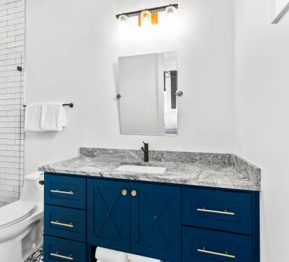 2nd Floor - Guest En Suite