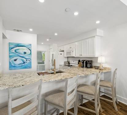Bar Seating for 4 - Perfect for Breakfast or Quick Bites!