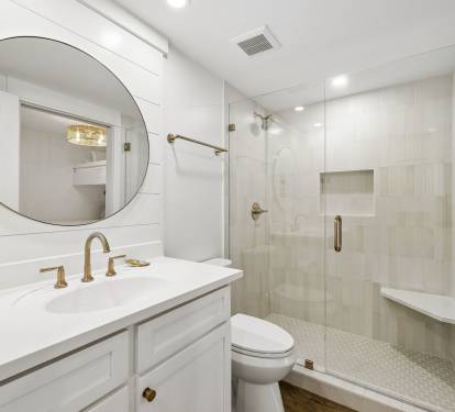 Bunk Room En-Suite - Single Vanity + Walk-In Shower