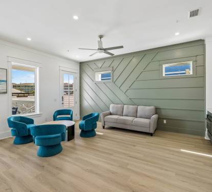 Ample Seating to Gather with Friends & Family