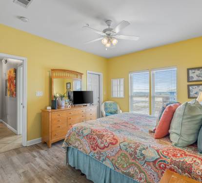 Main Floor Guest Bedroom 1 (King)