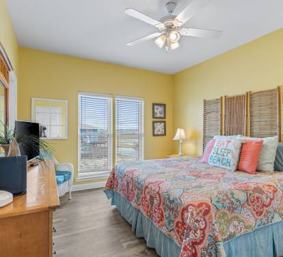Main Floor Guest Bedroom 1 (King)