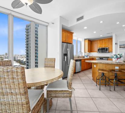 8 Lagoon Tower 902 Dining-Kitchen