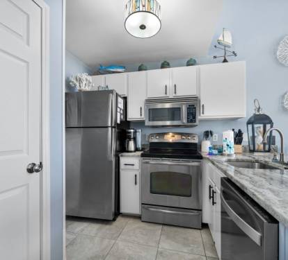 10 Grand Beach Penthouse 3 Kitchen