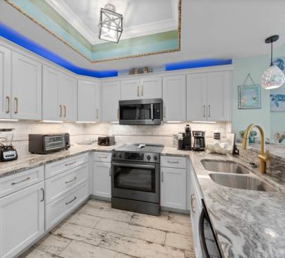 11 Crystal Tower 601 Kitchen