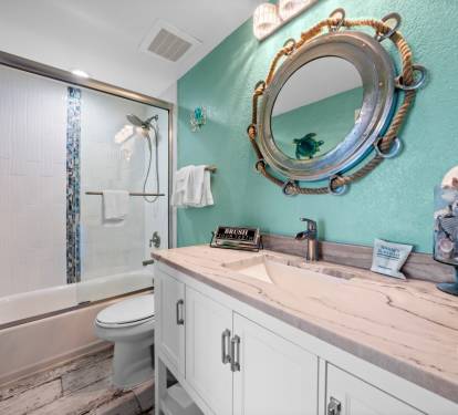 21 Crystal Tower 601 Bathroom 2