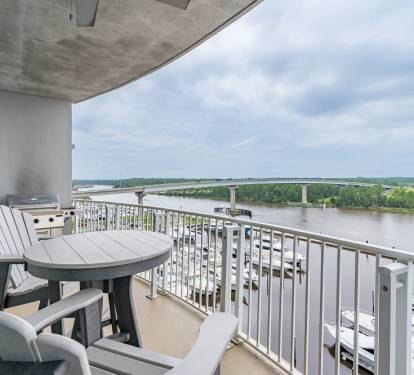 6 WH713 BALCONY