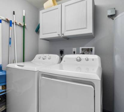 23 CT709 LAUNDRY