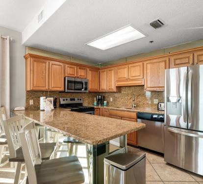 11 Phoenix East 1201 Kitchen