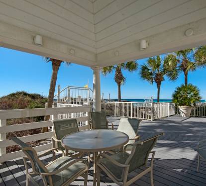 Table & Chairs on Main Deck at Gulfside Pool