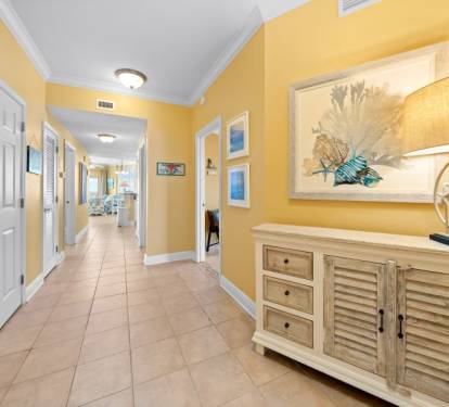 20 CT1809 ENTRY HALL