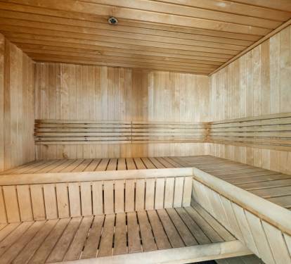 10 CSW Sauna