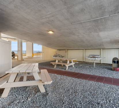 14 CSW BBQ Grill + Picnic Area