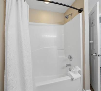 24 Crystal Shores West 108 Bathroom 3