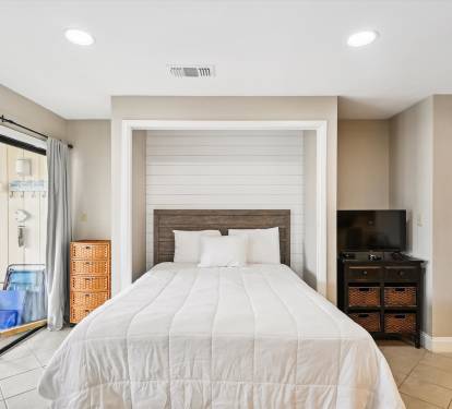Living Room w/ Bed