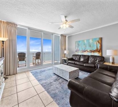 1 Colonnades 1202 Living Room