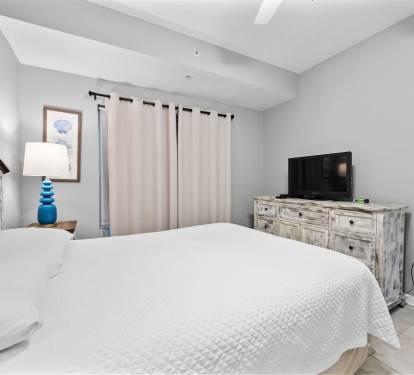 18 Colonnades 1202 Bedroom 2