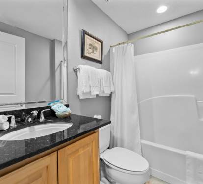 22 Colonnades 1202 Bathroom 3
