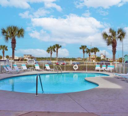 3 - Outdoor Pool (3)