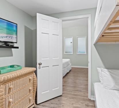 Bunk room attached to guest room